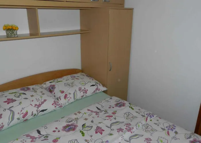 Two-bedroom In I *