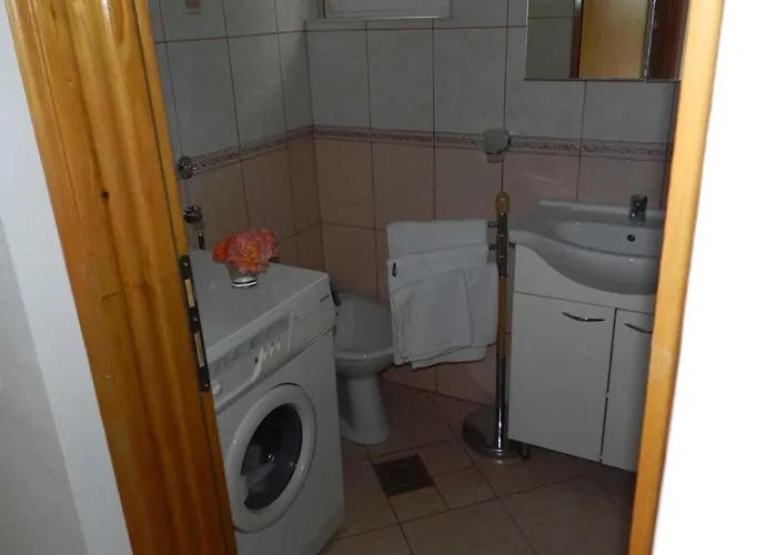 Two-bedroom In I *