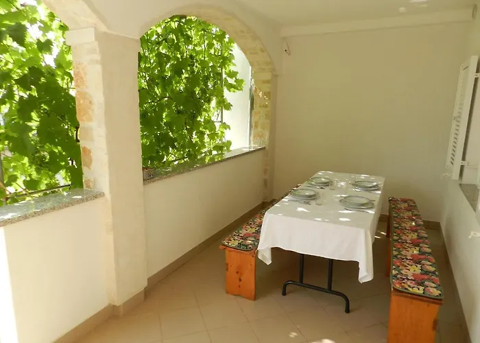 Two-bedroom In I *